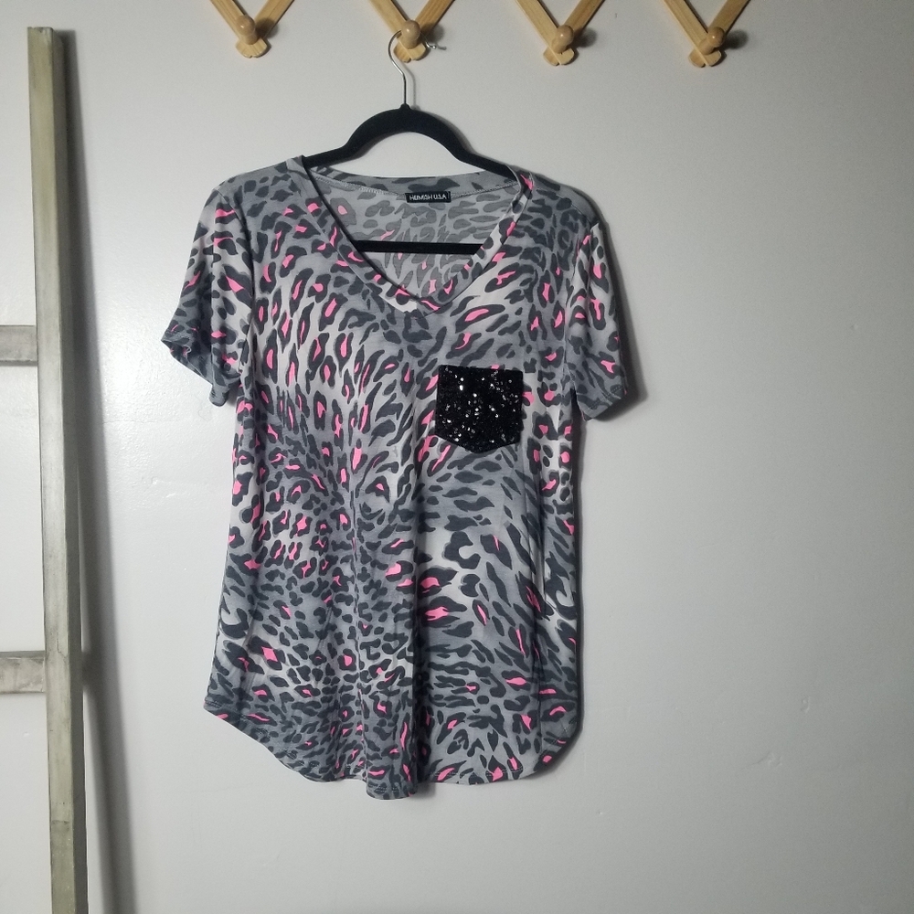 NWOT HEIMISH USA WOMEN'S LEOPARD PRINT SEQUIN POCKET BLOUSE SIZE SMALL